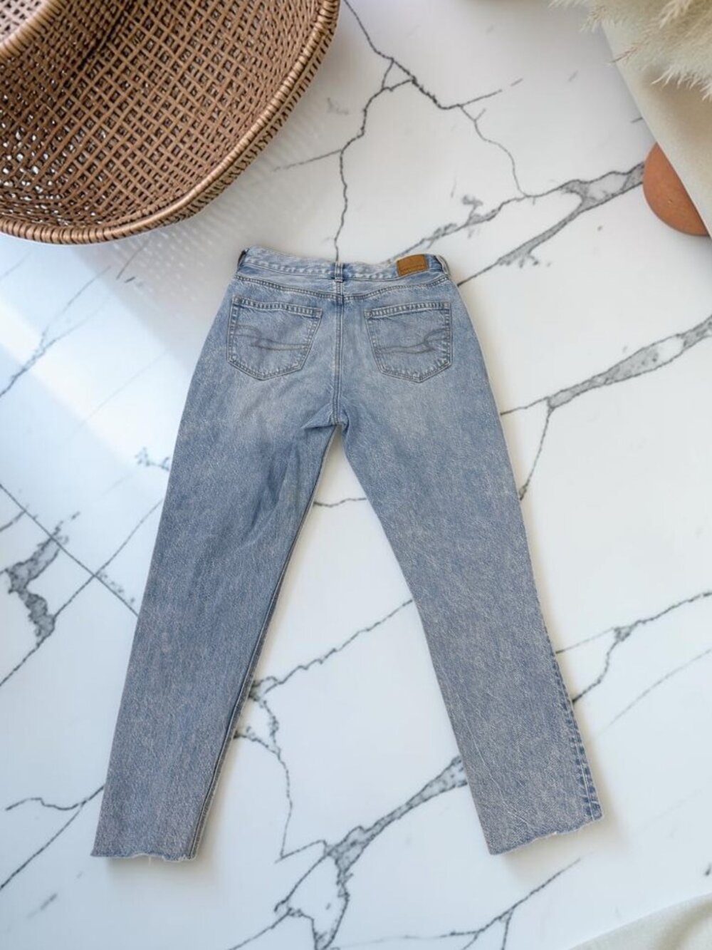 American Eagle Distressed Mom Jeans Women's Size 4 Raw Hem - Picture 7 of 11